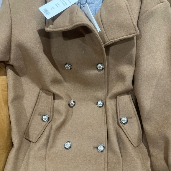 The architectural of the double-breatedf wool-blend coat - Picture 10 of 13